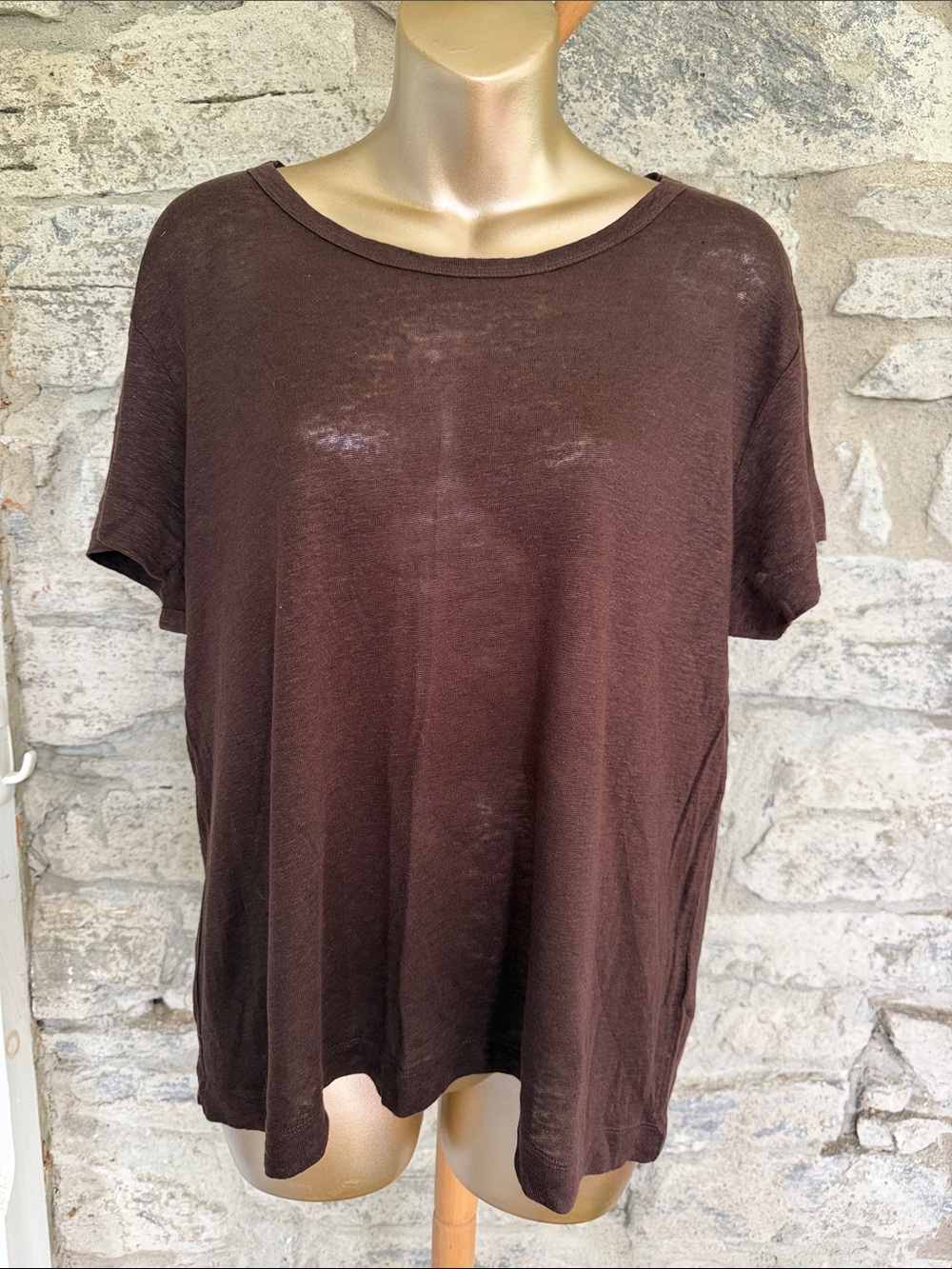 Classic Scoop Neck Women’s Linen Tee